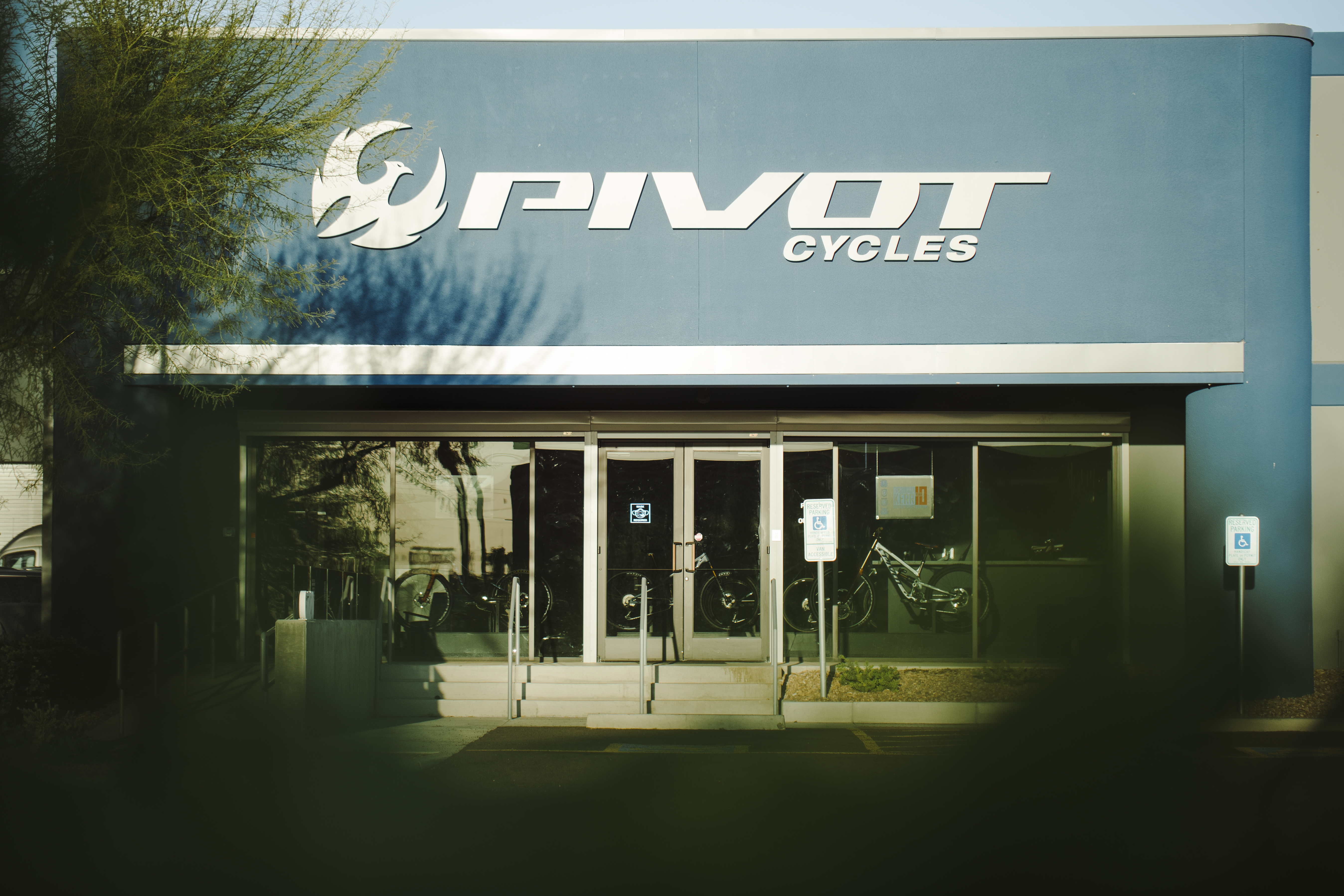Pivot HQ Cropped